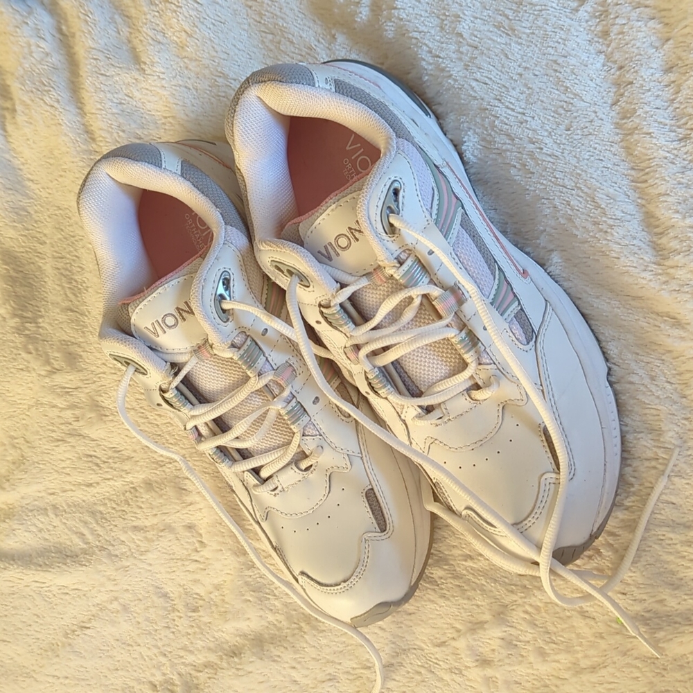 Vionic running shoes women's 11 White